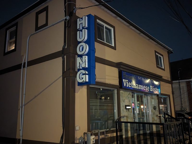 Huong's Vietnamese Bistro exterior
